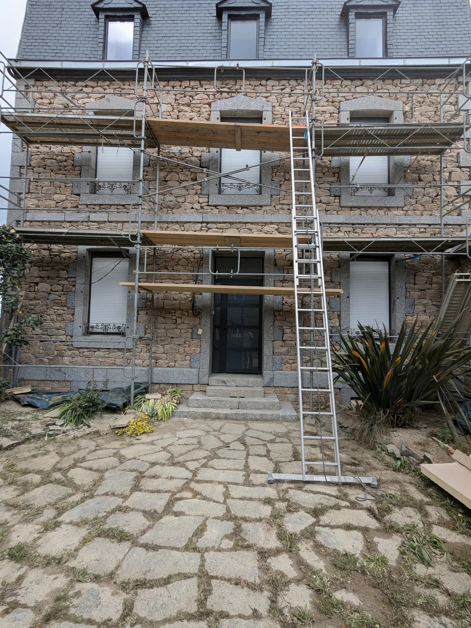 Bégard — Sablage — en cours de chantier