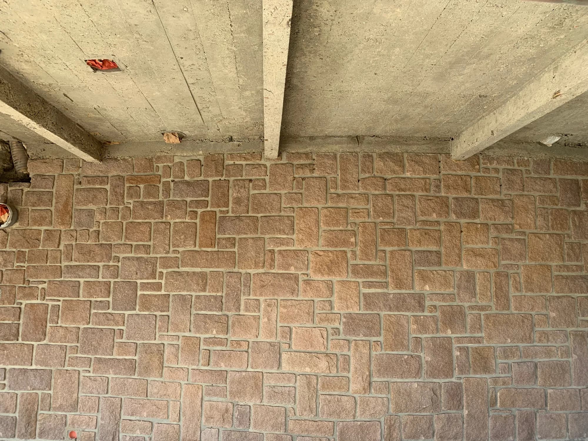 Lannion — Pilier en béton — après